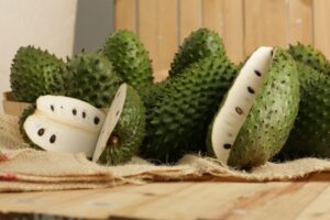 Manfaat Dan Khasiat Buah Sirsak Bagi Tubuh